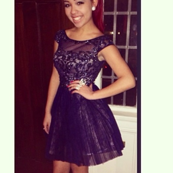 Dress - Picture 1 of 4